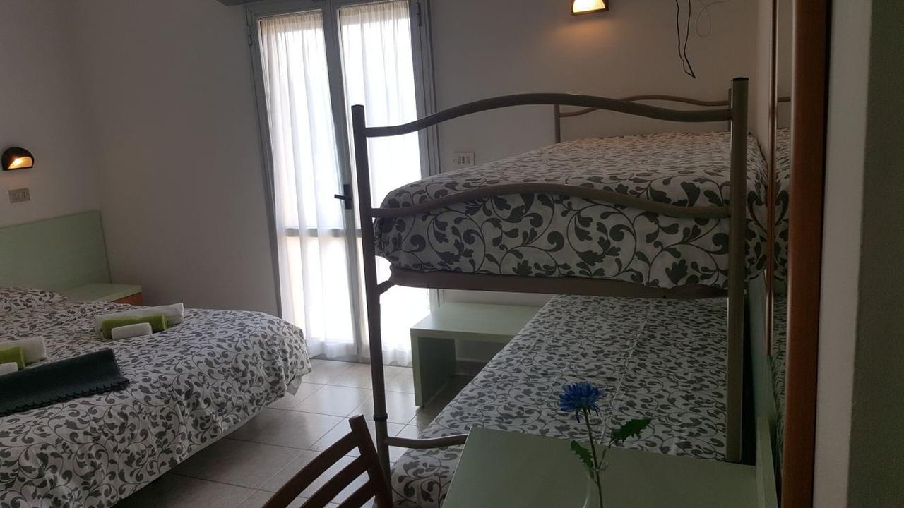 Hotel Villa Cesira Bellaria – Igea Marina Szoba fotó